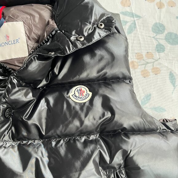 Moncler Women's Black Down Vest - Picture 3 of 8